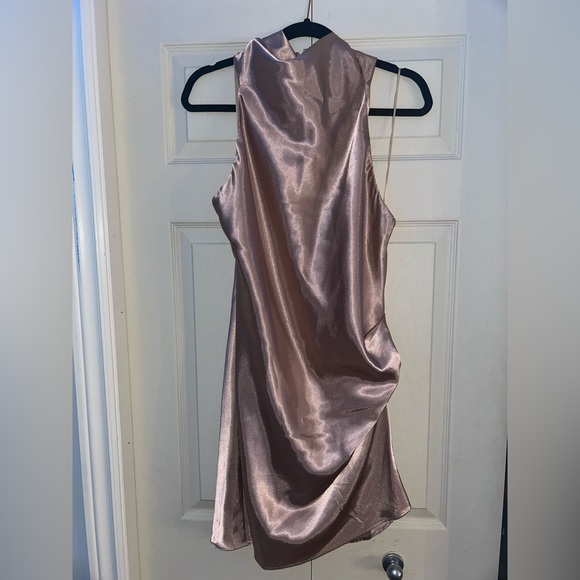 Backless mini dress - Picture 1 of 3